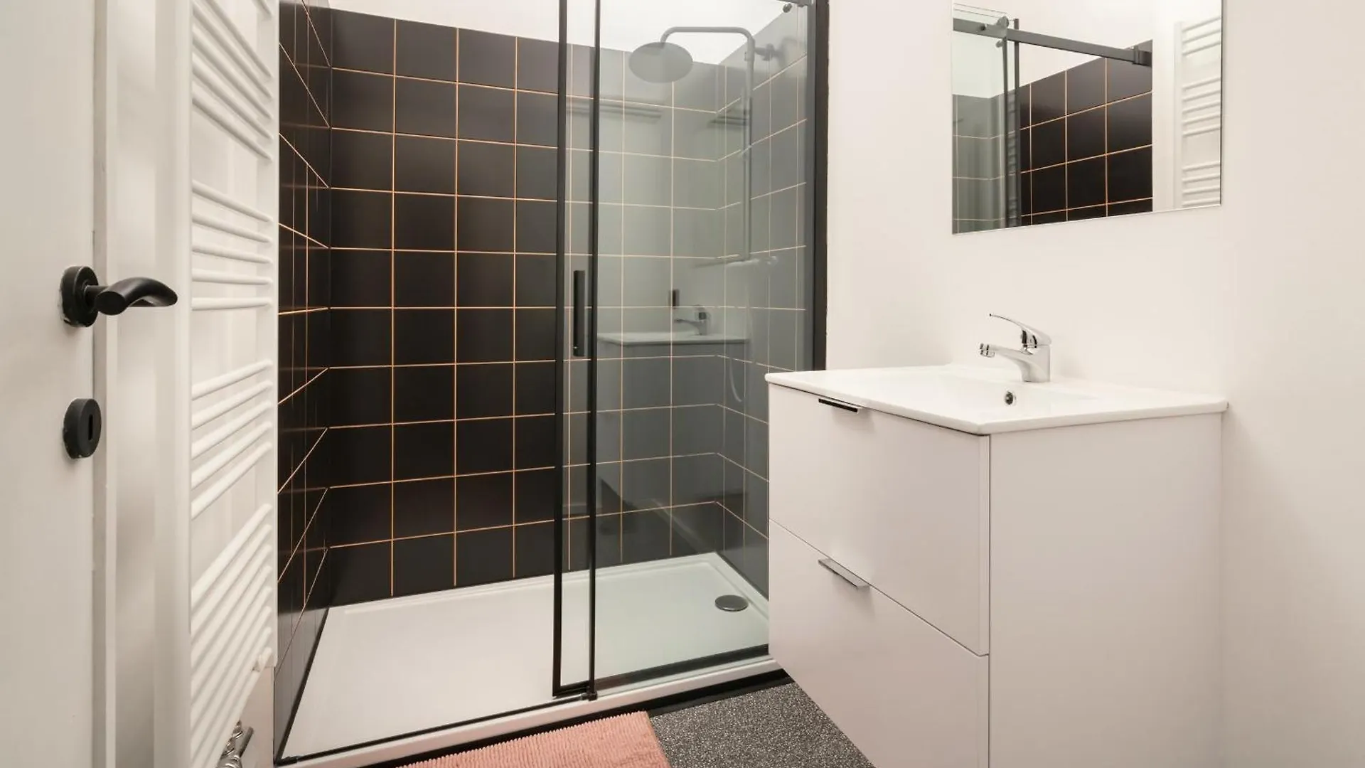 Charming And Spacious Apartments In The Heart Of Antwerp 0*,  Belgium