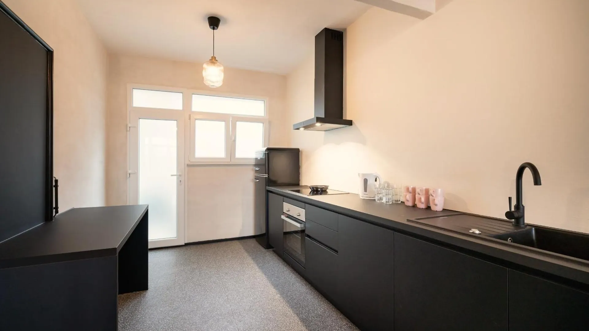 Charming And Spacious Apartments In The Heart Of Antwerp 0*,
