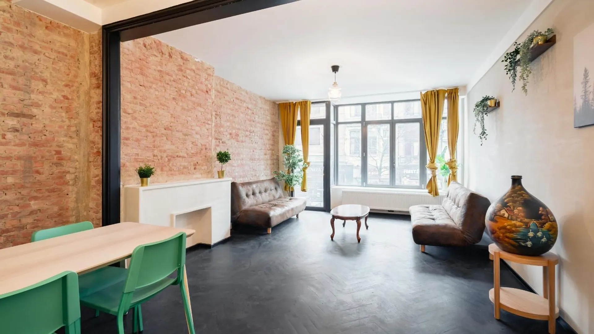 Charming And Spacious Apartments In The Heart Of Antwerp contacts
